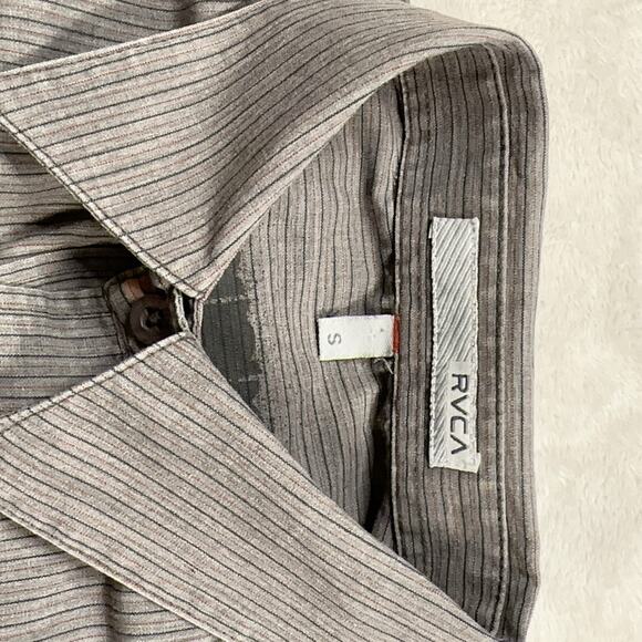 RVCA Sentimental Grey Men’s Button Up In Size Small - Picture 6 of 11